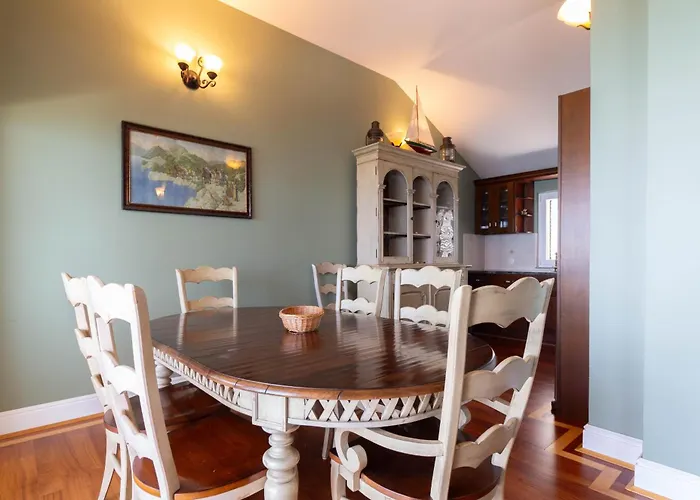 Apartament New! Beachfront With Seaview - Ta Leut Agency *