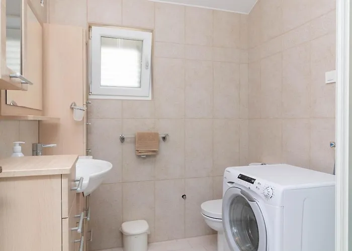 New! Beachfront With Seaview - Ta Leut Agency شقة