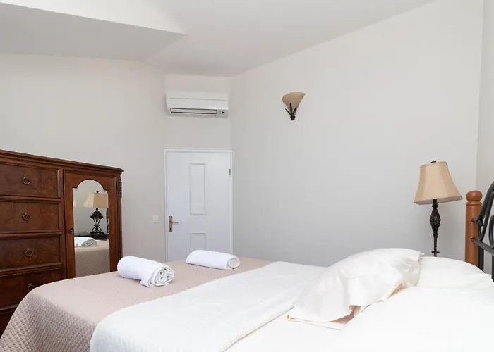 New! Beachfront With Seaview - Ta Leut Agency شقة بريفلاكا