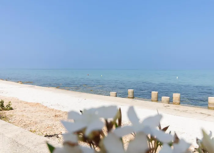 New! Beachfront With Seaview - Ta Leut Agency شقة *