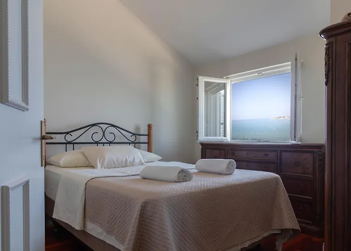 New! Beachfront With Seaview - Ta Leut Agency شقة *